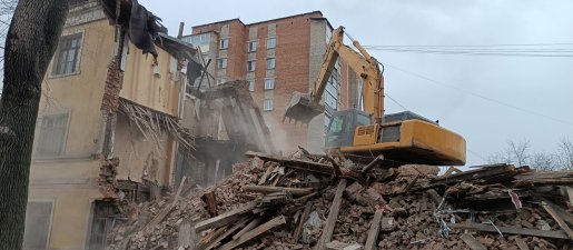 Промышленный снос и демонтаж зданий спецтехникой стоимость услуг и где заказать - Ижевск