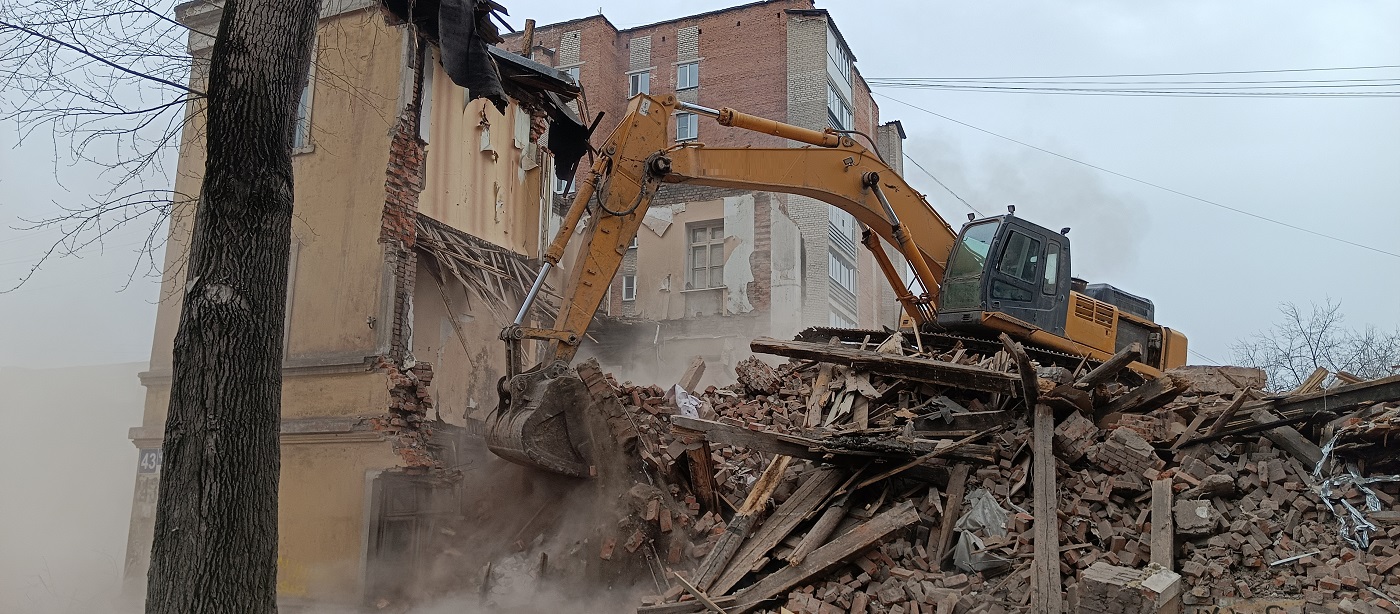 Услуги по сносу и демонтажу старых домов, строений и сооружений в Сарапуле