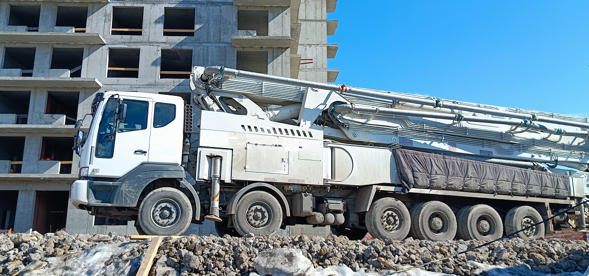 Услуги и заказ бетононасосов для заливки бетона в Сарапуле